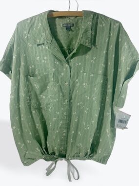 Falls Creek Light Sage Green Floral Button-Front Blouse